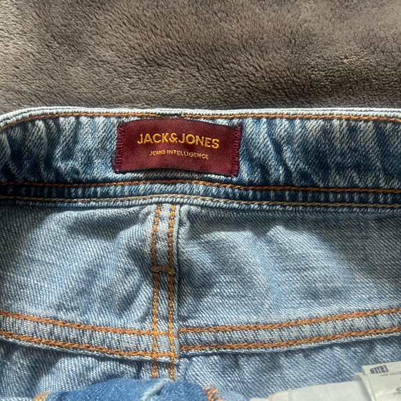 Jack and jones shorts barely worn - Picture 2 of 2